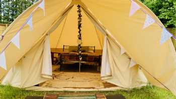 Cwm Cwtch glamping