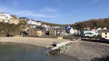 Ty Nant, Little Haven Bed & Breakfast