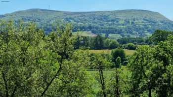 Llanwenarth Hotel & Riverside Restaurant