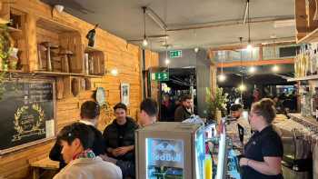 BunkHouse Hostel & Bar