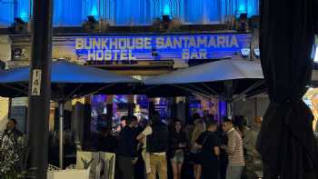 BunkHouse Hostel & Bar