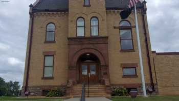 Kanabec County Court House