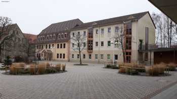 Grundschule &quotZum Bücherwurm"