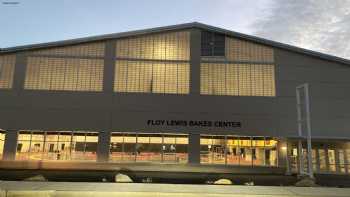 Floy Lewis Bakes Center