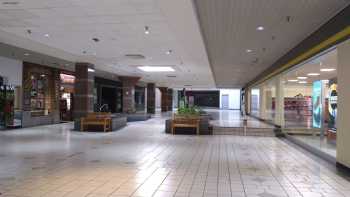 Colonial Park Mall