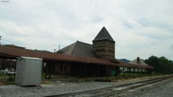 Coraopolis Train Station