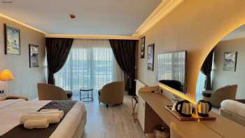 MQ Hotel Suites