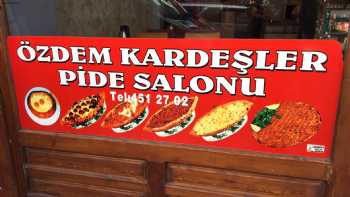 Özlem Kardeşler Pide Salonu