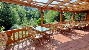 Laşet Restaurant & Bungalov Tatil Köyü