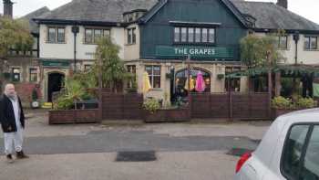 The Grapes - Pub & Carvery