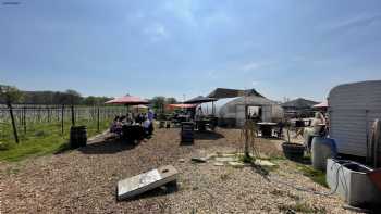 Kinsbrook Vineyard, Eatery & Farm Shop