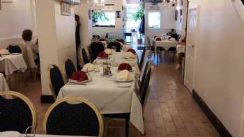 Salamis Greek Taverna