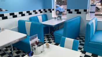 Henry's Lakeland Diner 