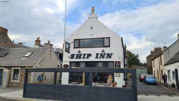 The Ship Inn & Waterfront Restaurant 