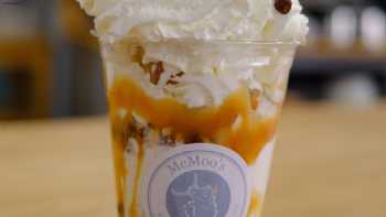 McMoo's Ice Cream Parlour, Desserts & Cafe 