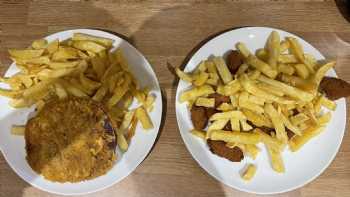 Libo's Fish & Chip Shop 