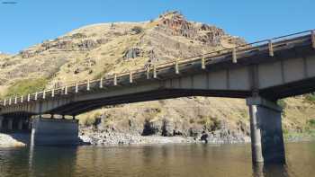 Boggan's Oasis on the Grande Ronde River 