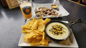 Atomic Ale Brewpub & Eatery 