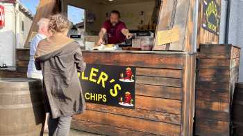 Loch Ness Craft Bar & Food Truck 