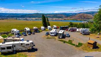 Blue Barn & RV Park 