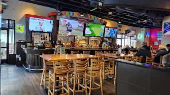 Boston's Restaurant & Sports Bar