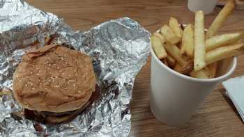 Five Guys St. James Quarter 