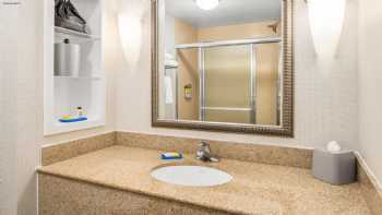 Holiday Inn Express & Suites Wilmington-Newark, an IHG Hotel