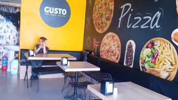 Gusto Burger & Pizza