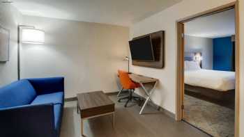 Holiday Inn Express & Suites I-95 Capitol Beltway-Largo, an IHG Hotel