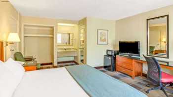 Travelodge by Wyndham Silver Spring