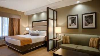 Best Western Plus College Park Hotel