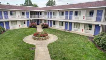 Motel 6 Elkton, MD