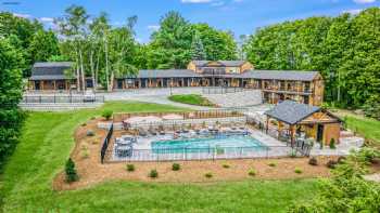 The Lodge by Sunapee Stays