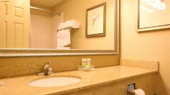 Country Inn & Suites by Radisson, Manchester Airport, NH