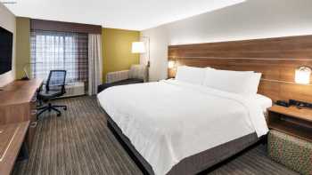 Holiday Inn Express & Suites Tilton - Lakes Region, an IHG Hotel