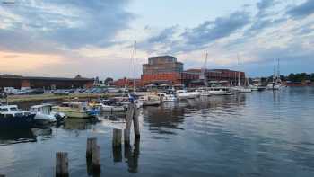 The Newport Restaurant & Marina