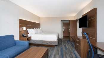 Holiday Inn Express Kansas City - at the Legends, an IHG Hotel