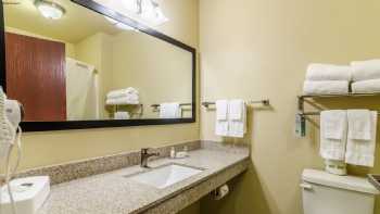 Cobblestone Inn & Suites - Oberlin