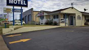 Plaza Motel