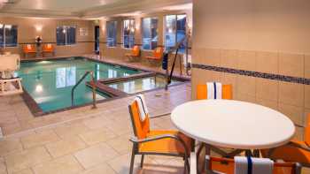 Holiday Inn Express & Suites Pittsburg, an IHG Hotel