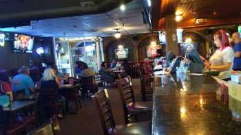 Apogee Pub & Eatery