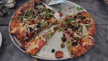 Round Table Pizza