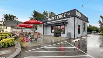 RIVERS EDGE CAFE & BREWS