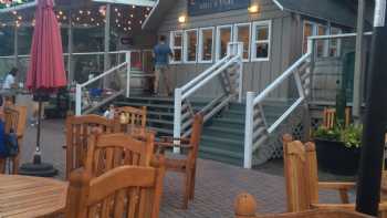 Cascade Bay Grill & Store