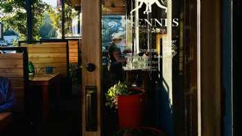 Henni's Kitchen & Bar