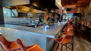 Cowiche Canyon Kitchen & Ice House Bar