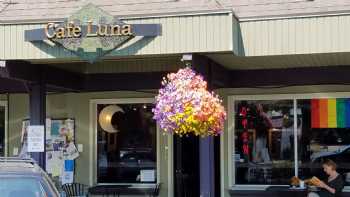 Cafe Luna