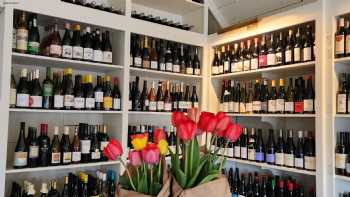 Soca Wine Shop & Bar