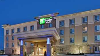 Holiday Inn Express & Suites Topeka North, an IHG Hotel