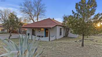 El Viejo Adobe - Across from Sul Ross campus